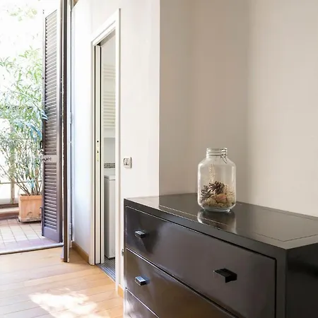 Plum Guide - Palm Fronds Apartman *